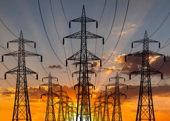 Transición hacia un sector eléctrico 100% limpio y descarbonizado para 2050 es factible: Comisión de Energía