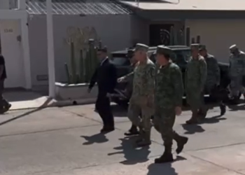 Harfuch camina “blindado” por las calles de Culiacán