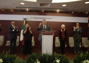 Juan Ramón de la Fuente propone revitalizar la diplomacia y fortalecer el servicio exterior