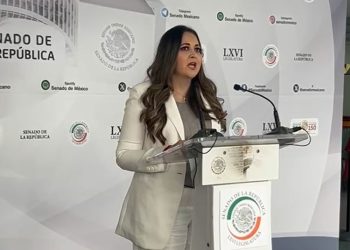Renuncia al PRI la senadora Cynthia López Castro