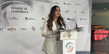Renuncia al PRI la senadora Cynthia López Castro