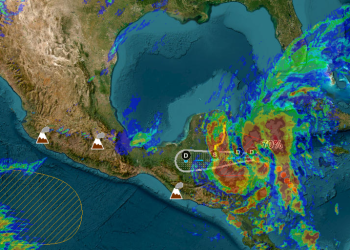 Nadine, podría tocar tierra durante el día sábado entre el sur de Quintana Roo y norte de Belice
