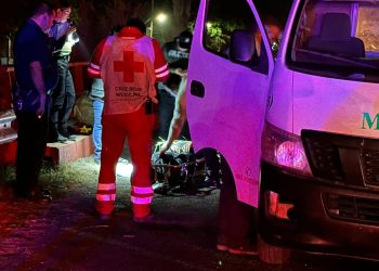 Taxi de aplicación cae en canal de Ahome, Sinaloa; conductor fallece tras rescatar a todos los pasajeros