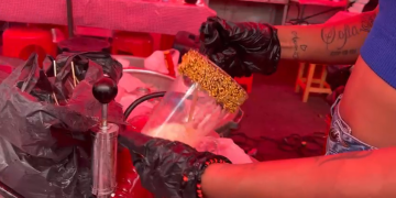 Pese a la ley, chelerías operan en tianguis
