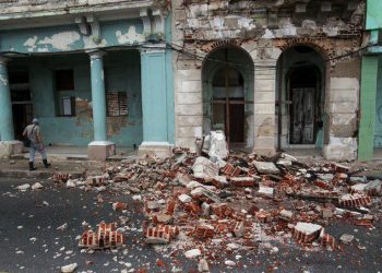 Cuba reporta daños en casas, electricidad y aludes de tierra por sismos 