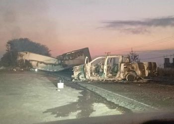 Ataque contra Guardia Nacional desata bloqueos carreteros y quema de unidades en Michoacán