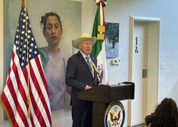 “No funcionó la estrategia de abrazos y no balazos”, afirmó Ken Salazar. SRE emite extrañamiento ante estas declaraciones