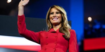 Melania Trump declina reunirse con Jill Biden