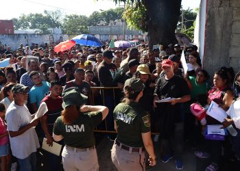 Migrantes en frontera sur de México buscan apresurar trámites previo a comicios en EU