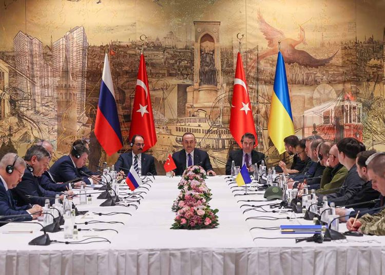 ISTANBUL, TURKIYE - MARCH 29: Turkish Foreign Minister Mevlut Cavusoglu (C) gives a thank you speech during the peace talks between delegations from Russia and Ukraine at Dolmabahce Presidential Office in Istanbul, Turkiye on March 29, 2022. Turkish Presidency Spokesperson Ibrahim Kalin and Turkish Deputy Foreign Minister Sedat Onal also attended the meeting. (Photo by Cem Ozdel/Anadolu Agency via Getty Images)