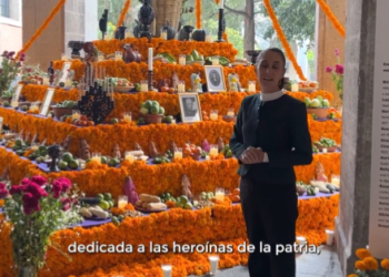 Ofrenda de Palacio Nacional dedicada a las heroínas de la patria