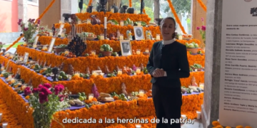 Ofrenda de Palacio Nacional dedicada a las heroínas de la patria