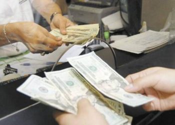 ¿Por qué están bajando las remesas? Un especialista nos explica