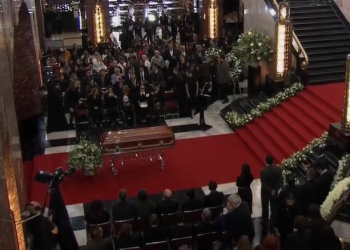 Familiares, amigos y miles de admiradores se despiden en Bellas Artes de la diva del cine mexicano Silvia Pinal