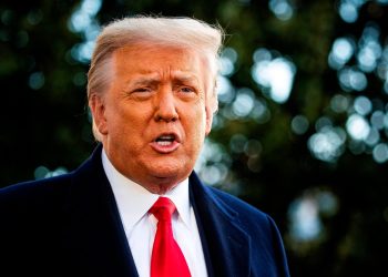 Trump emite su voto en Florida