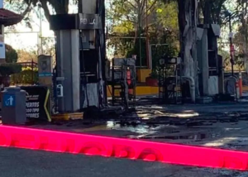 Queman gasolinera y tienda de conveniencia en Michoacán