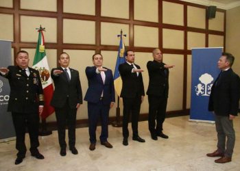 Pablo Lemus toma protesta a nuevos mandos de seguridad en Jalisco