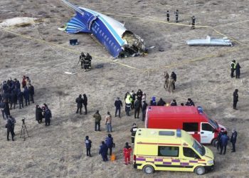 La OTAN pide una investigación “exhaustiva” sobre el avión siniestrado en Kazajistán