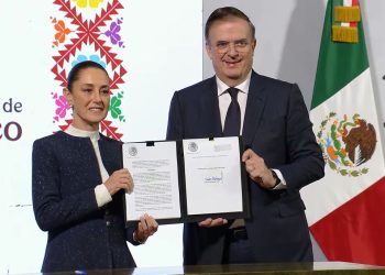 La Mañanera | Sheinbaum firma decreto para proteger la industria textil del país