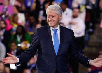 Bill Clinton está hospitalizado en Washington