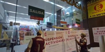 Coloca Gobierno de la CDMX sellos de suspensión en la Plaza Izazaga 89