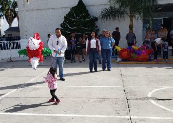 Presos de Matamoros regalan piñatas a niños migrantes