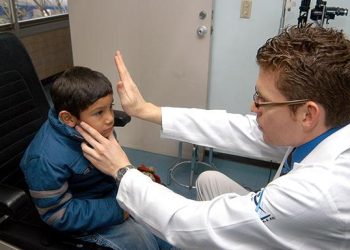 Advierten de aumento de casos de daltonismo, dislexia, entre otros en menores de edad
