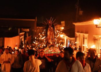 Galería: Cosalá ilumina su devoción por la Virgen de Guadalupe con la Fiesta de las Velas