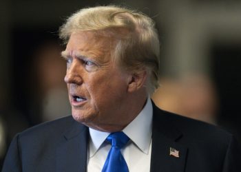 Trump anuncia que viajará a París para asistir a la reapertura de Notre Dame