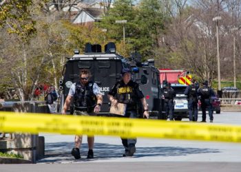 Tiroteo en una escuela de Wisconsin deja al menos tres muertos y siete heridos