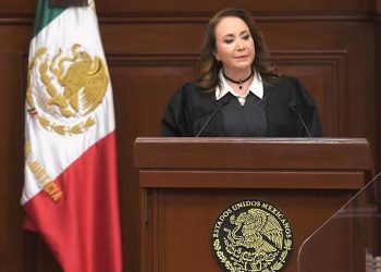 UNAM detendrá investigación sobre autoría de tesis de Yasmín Esquivel; acusa violación a autonomía