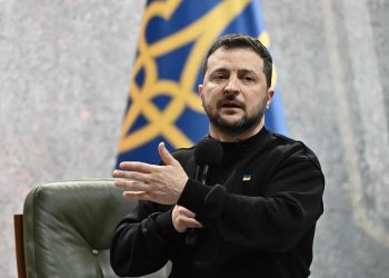 Zelenski dice que el régimen sirio cayó en parte porque Rusia se centró en Ucrania