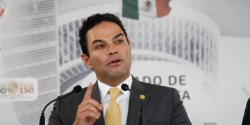 “Mexicana y obras insignia de la 4T son un fracaso”, advierten senadores del PAN y PRI