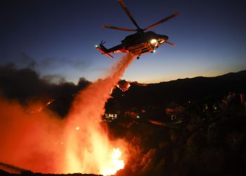 México enviará equipo de combatientes de incendios a Los Ángeles