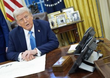 Trump impondrá aranceles al petróleo y el gas a partir del 18 de febrero
