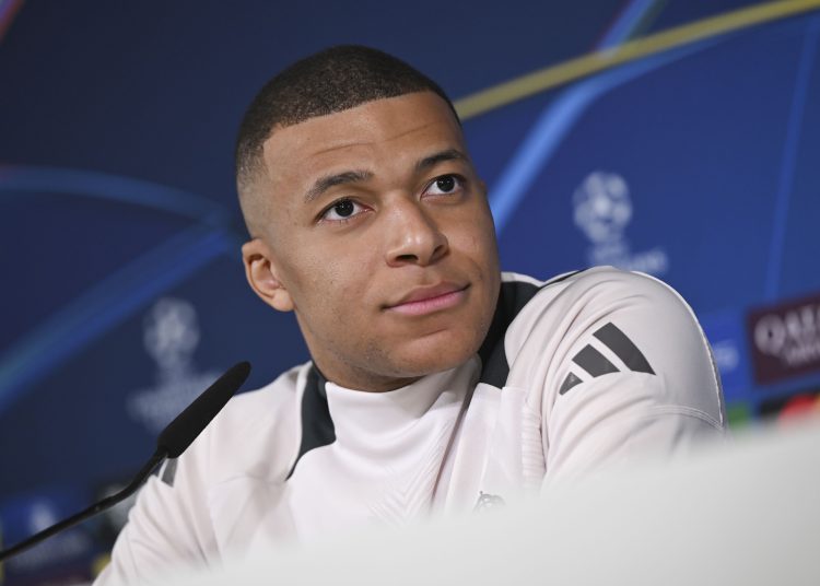 MADRID, 21/01/2025.- El delantero del Real Madrid, Kylian Mbappé durante la rueda de prensa posterior al entrenamiento del equipo en la Ciudad Deportiva de Valdebebas de Madrid, antes de su enfrentamiento al RB Salzburgo correspondiente a la fase de grupos de la Liga de Campeones. EFE/ Fernando Villar