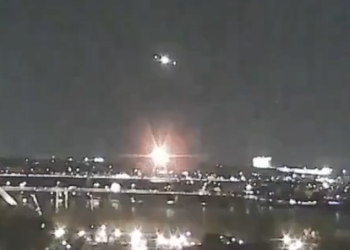 VIDEO: Administración Federal de Aviación confirma que avión regional chocó con helicóptero en Washington