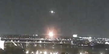 VIDEO: Administración Federal de Aviación confirma que avión regional chocó con helicóptero en Washington