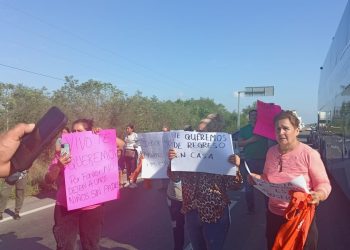 Mujeres bloquean carretera federal Victoria-Matamoros