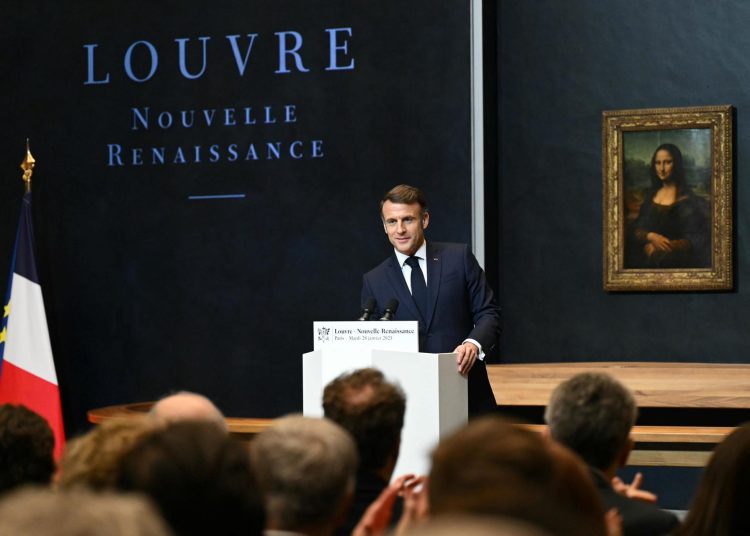 Paris (France), 28/01/2025.- France's President Emmanuel Macron gives a speech next to Leonardo da Vinci's masterpiece Mona Lisa during his visit to the Louvre Museum in Paris, France, 28 January 2025. (Francia) EFE/EPA/BERTRAND GUAY / POOL MAXPPP OUT