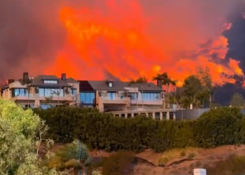 Incendio en California se propaga y genera evacuaciones