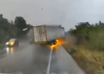 Campeche: Graban fuerte impacto de dos tráilers que dejó un menor muerto