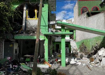 Explosión por acumulación de gas en Neza moviliza cuerpos de emergencia