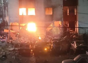 Explosión en unidad habitacional de Lázaro Cárdenas, Michoacán deja al menos un muerto