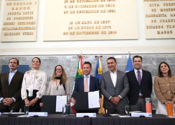 Implementan la estrategia “Jalisco te recibe con los brazos abiertos” para apoyar a migrantes jaliscienses deportados