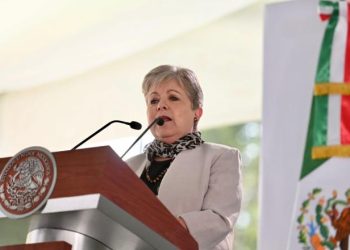 Trump tendrá que sopesar un poquito más imponer nuevos aranceles a México, afirma Bárcena