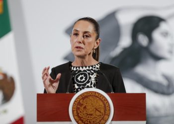 Sheinbaum promete defender a México tras los decretos de Trump y pide “tener calma”