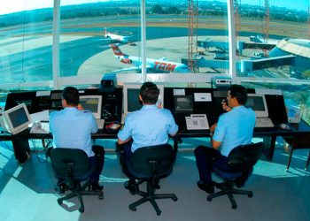 “Hay un déficit de 500 controladores aéreos en el país”: Secretario General del SINACTA