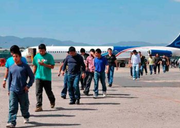 “Los migrantes son forzados a firmar su deportación exprés”: Fuerza Migrante