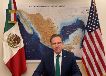 Esteban Moctezuma continuará al frente de la embajada de México en Estados Unidos